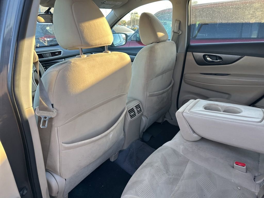 Used 2015 Nissan Rogue S w/ S Family Package image 7