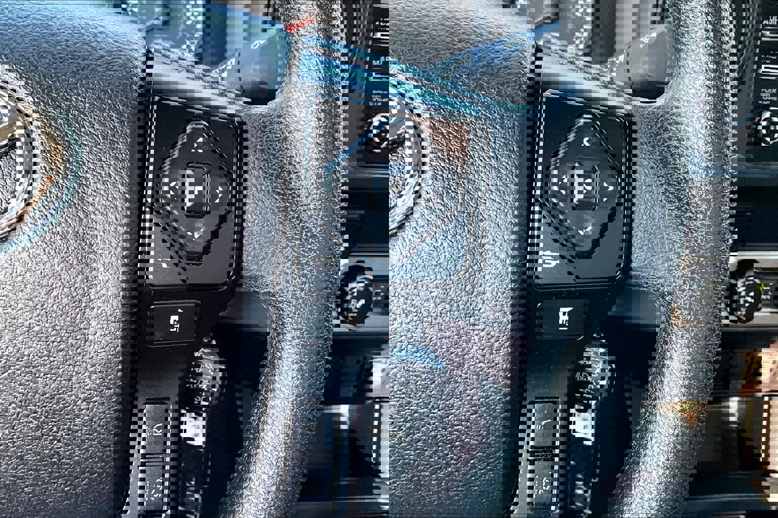 Used 2021 Toyota Tacoma SR w/ SX Package image 17