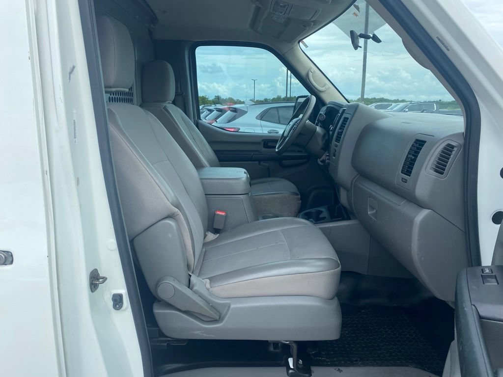 Used 2018 Nissan NV 3500 SL w/ Navigation Package RWD image 12