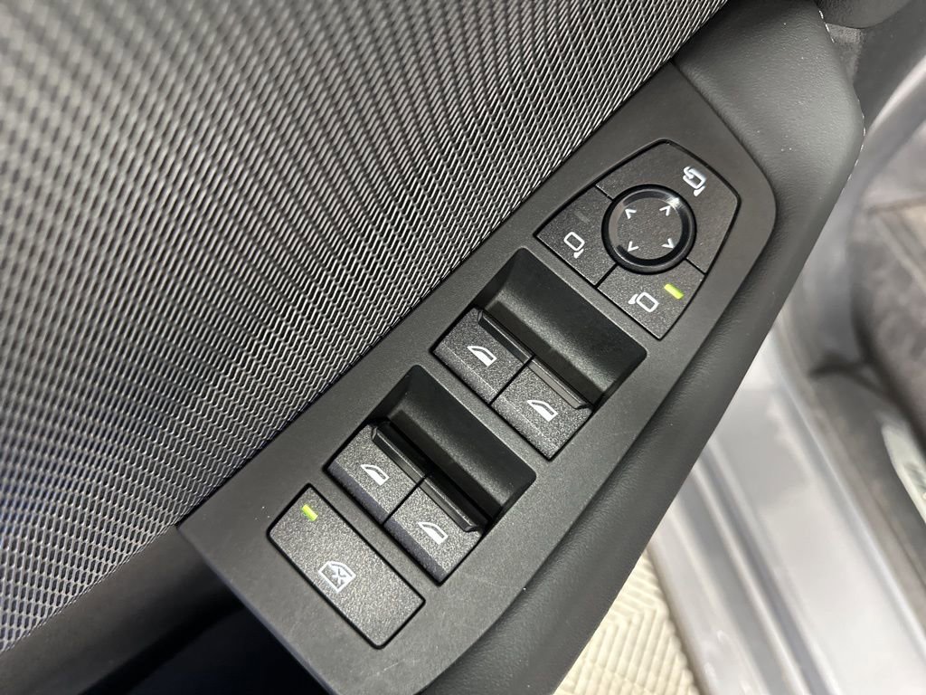 Used 2025 BMW 228i xDrive w/ Technology Package image 9