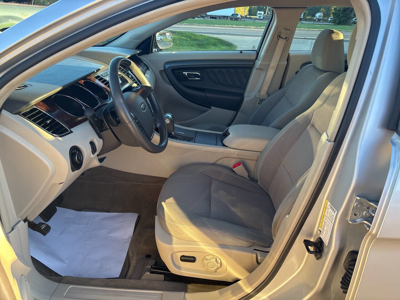 Used 2012 Ford Taurus SEL image 14