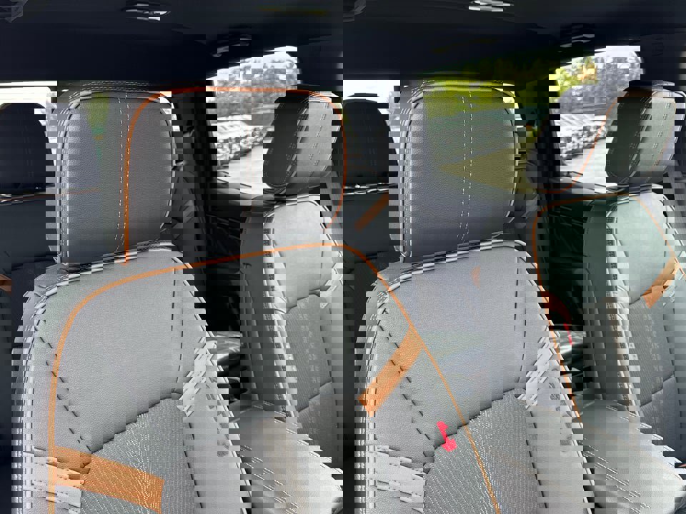 Used 2025 GMC Canyon AT4 image 14