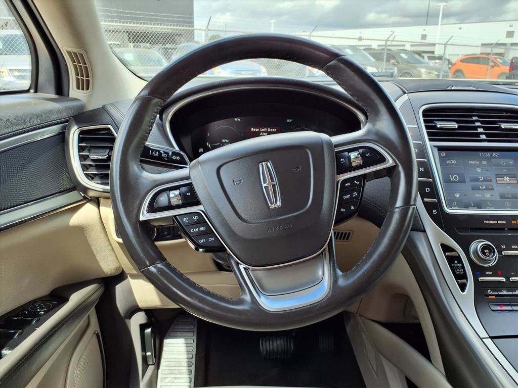 Used 2019 Lincoln Nautilus Select image 14