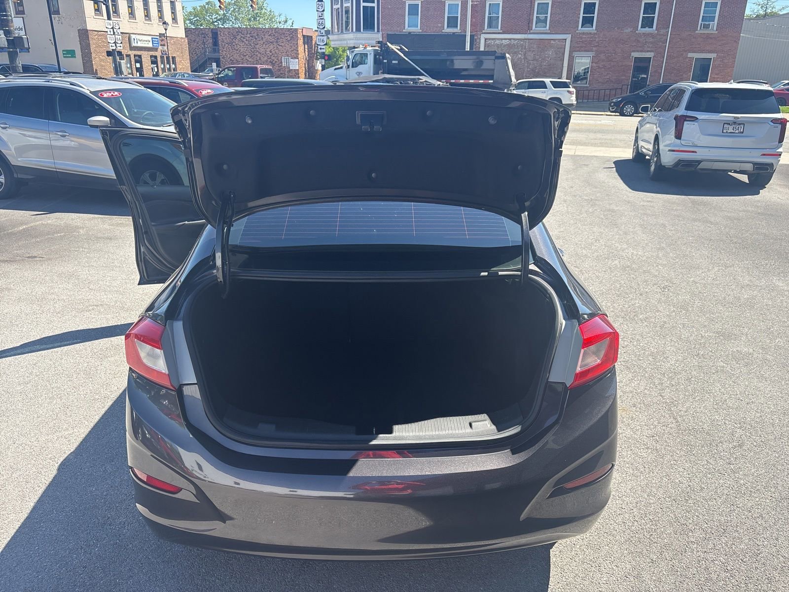 Used 2017 Chevrolet Cruze Premier FWD image 14