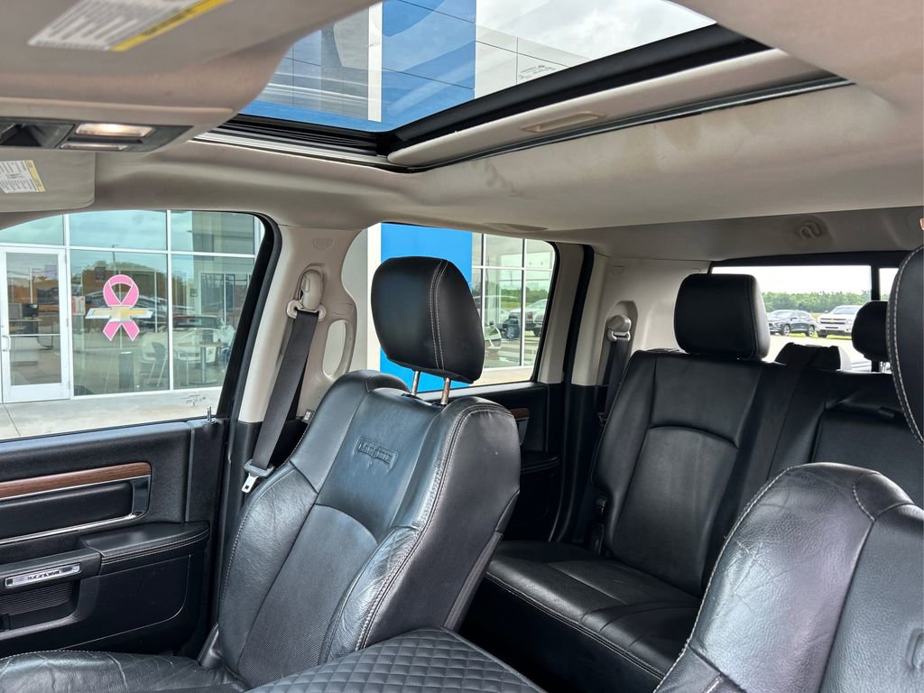 Used 2015 RAM 2500 Laramie w/ Black Appearance Group AWD/4WD image 18