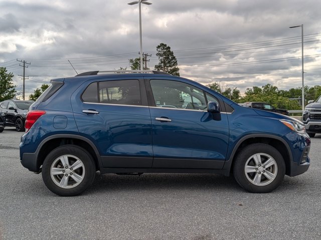 Used 2020 Chevrolet Trax LT w/ LT Convenience Package AWD/4WD image 4