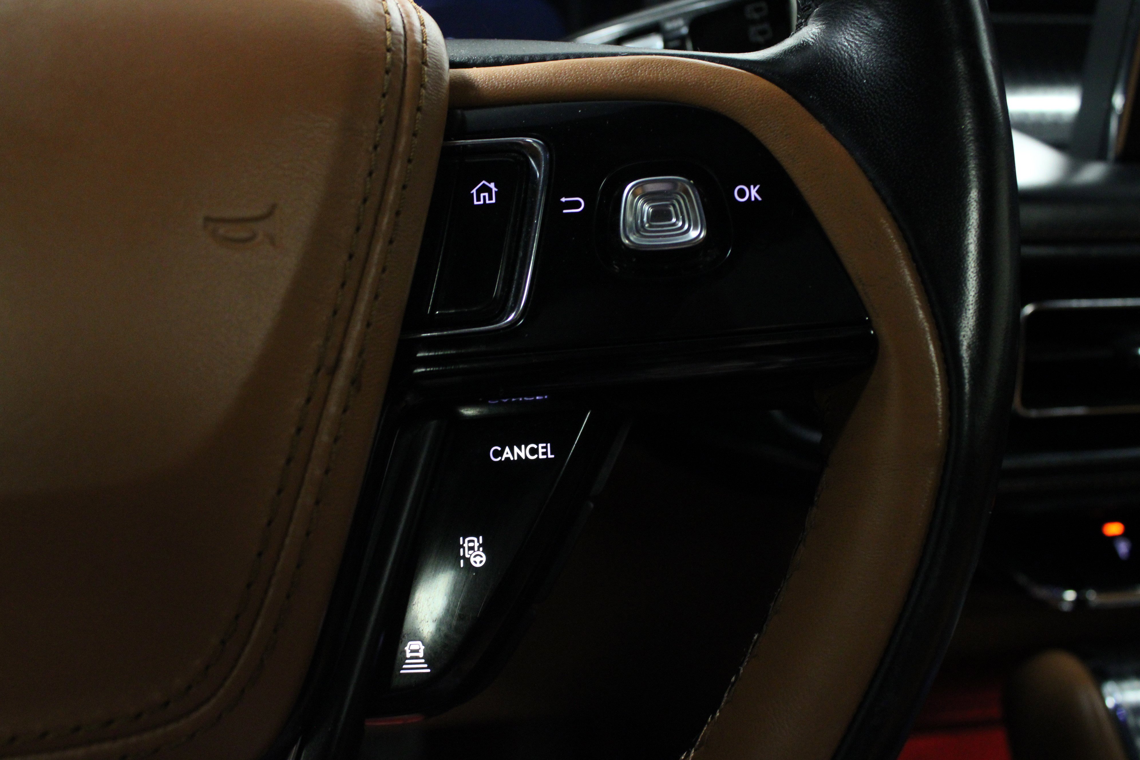 Used 2020 Lincoln Aviator Black Label Grand Touring w/ Class IV Trailer Tow Package image 23