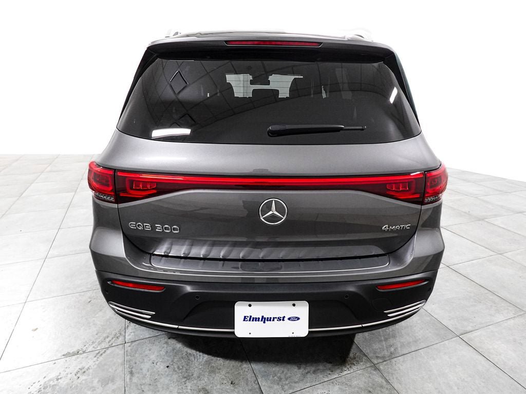 Used 2023 Mercedes-Benz EQB 300 4MATIC w/ Exclusive Package image 5