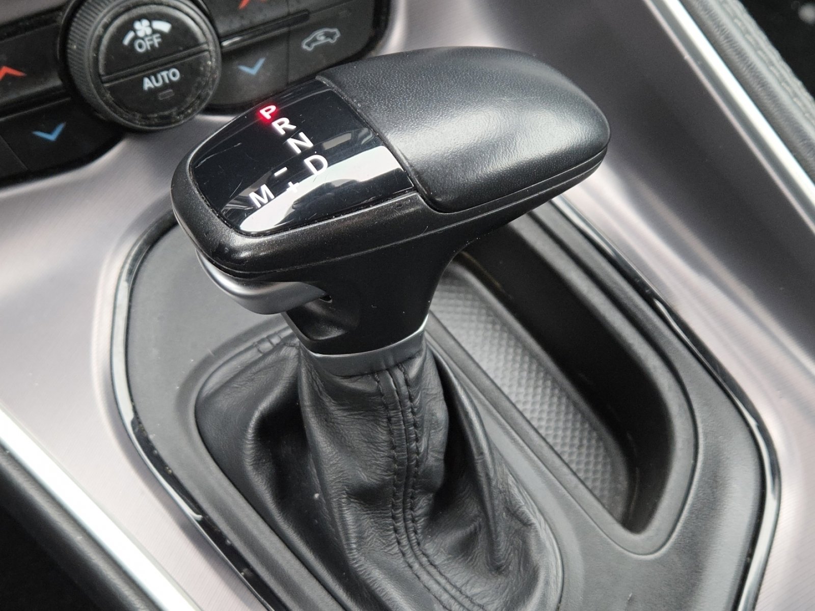 Used 2019 Dodge Challenger SXT w/ Blacktop Package image 27