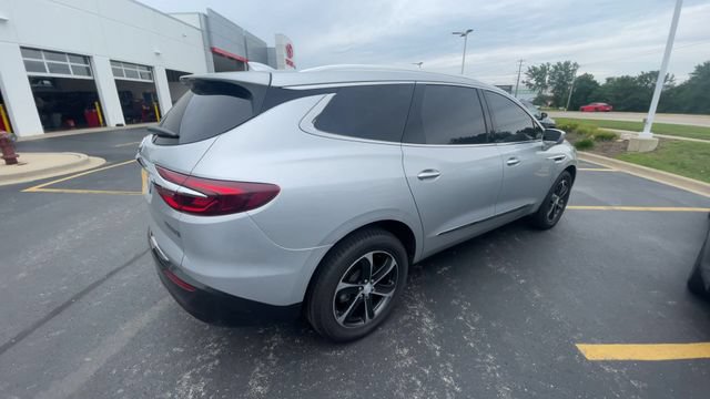 Used 2020 Buick Enclave Essence w/ Sound and Sites Package AWD/4WD image 2