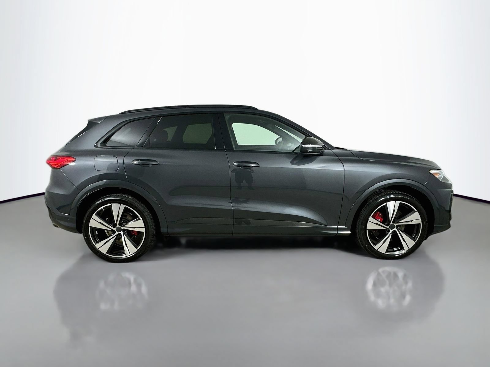 New 2026 Audi SQ5 Prestige AWD/4WD image 4