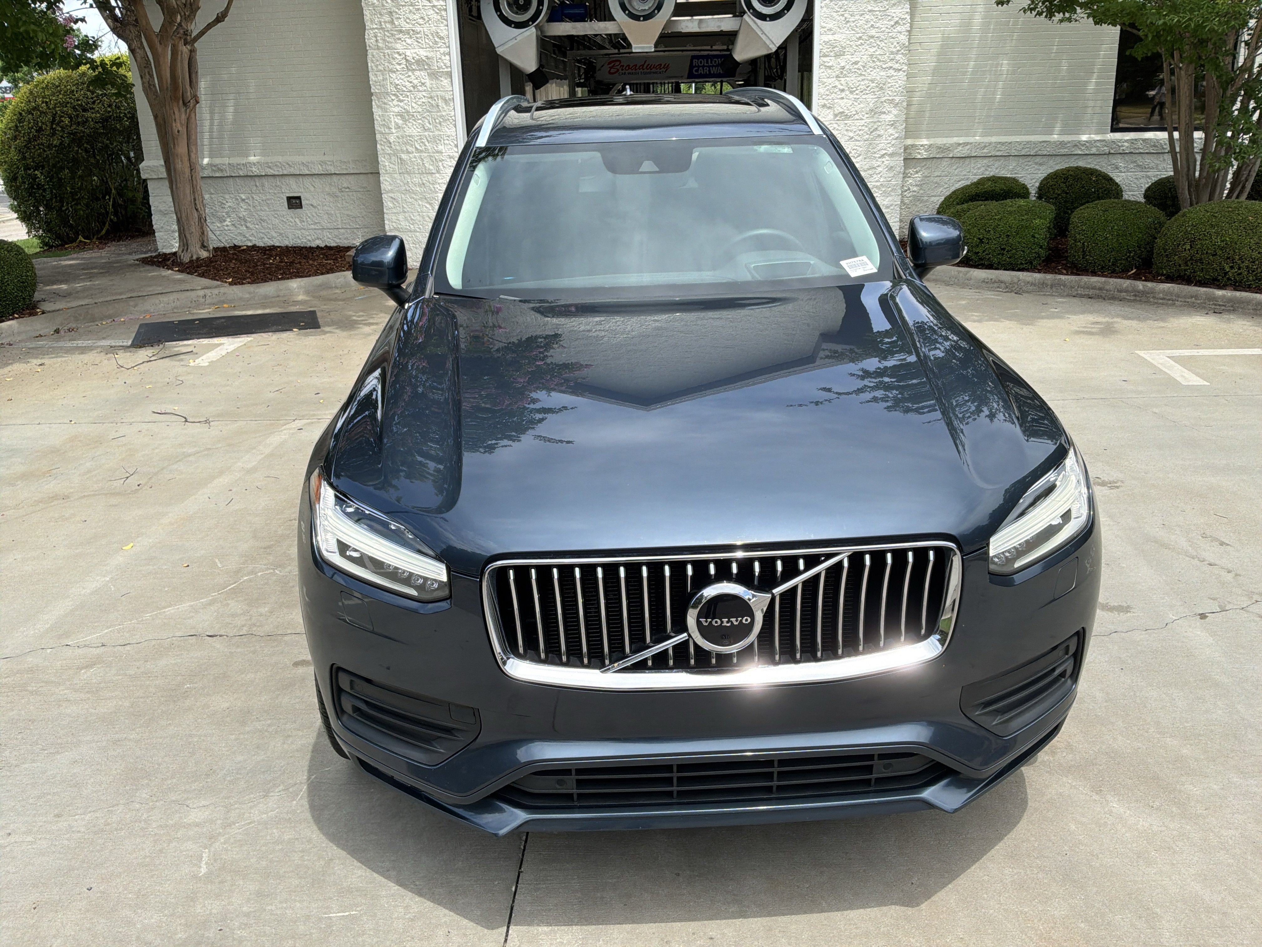 Used 2021 Volvo XC90 T6 Momentum w/ Advanced Package AWD/4WD image 3