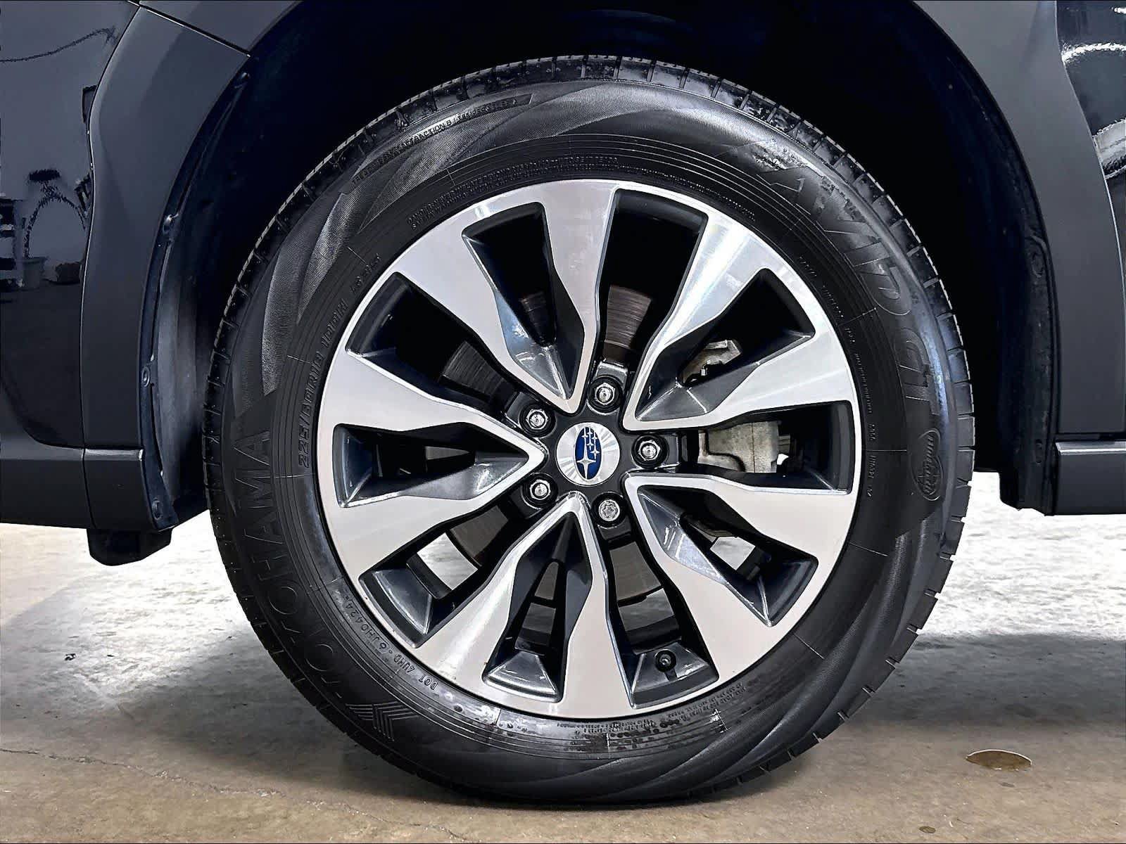 Used 2025 Subaru Outback Limited AWD/4WD image 12