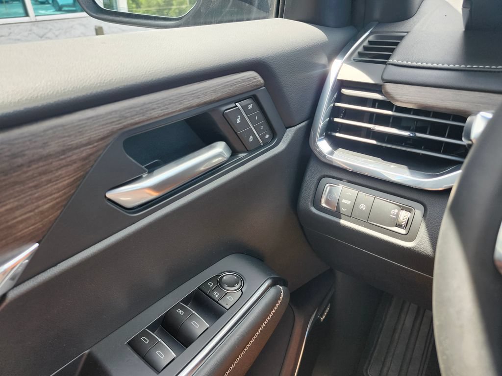 New 2026 GMC Acadia Denali w/ Super Cruise Package FWD image 13