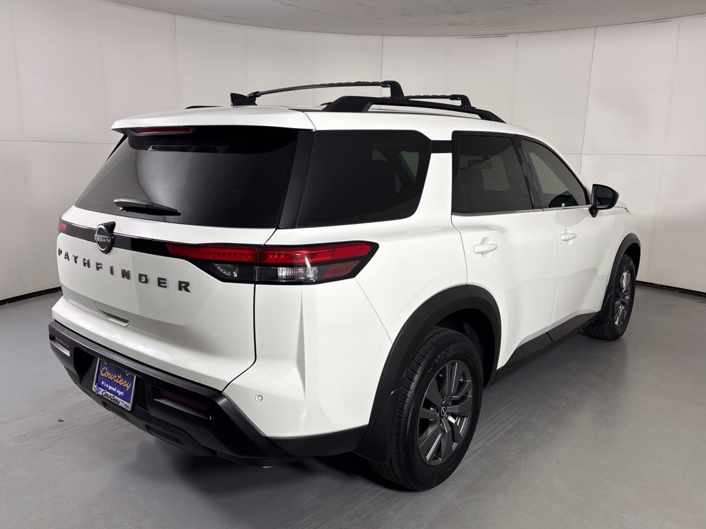 Certified 2026 Nissan Pathfinder SV FWD image 8