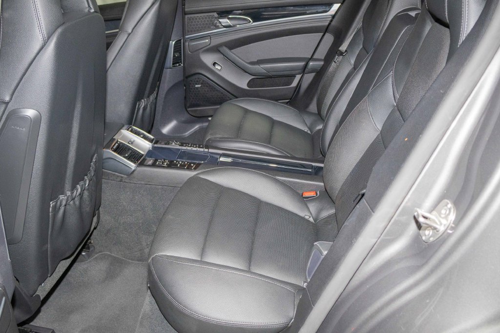 Used 2015 Porsche Panamera 4 AWD/4WD image 12