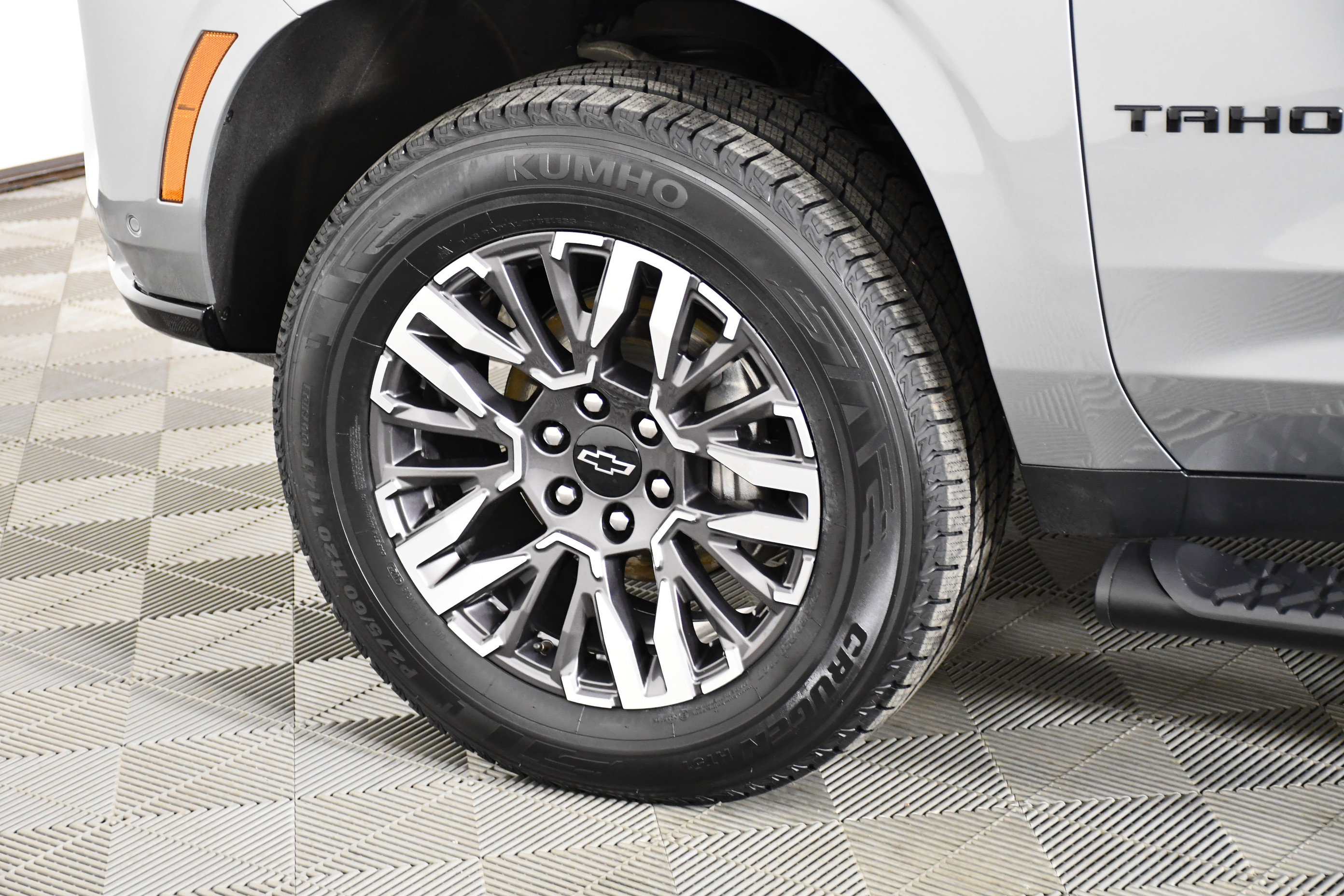 Used 2025 Chevrolet Tahoe Z71 AWD/4WD image 56