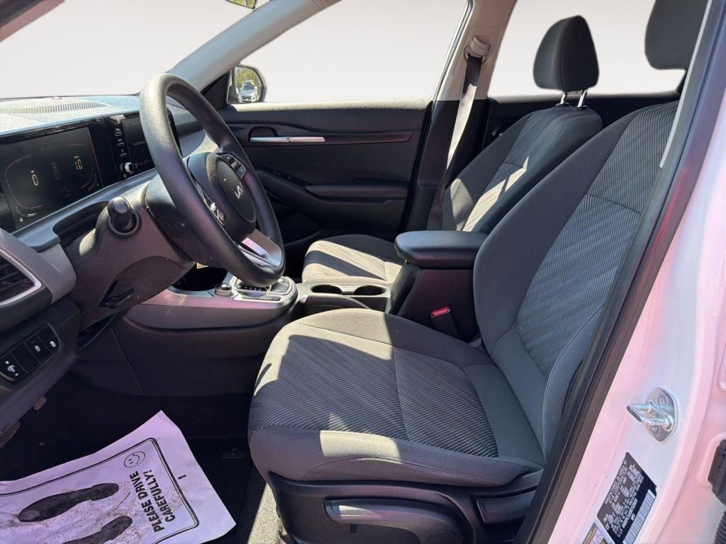 Certified 2024 Kia Seltos LX image 9
