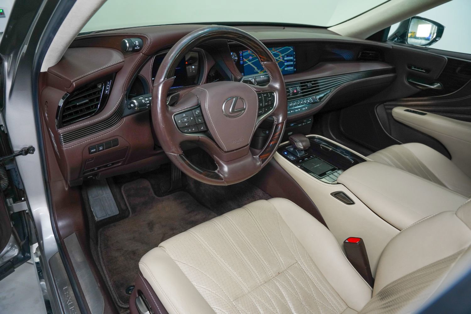 Used 2018 Lexus LS 500 w/ Luxury Package image 11