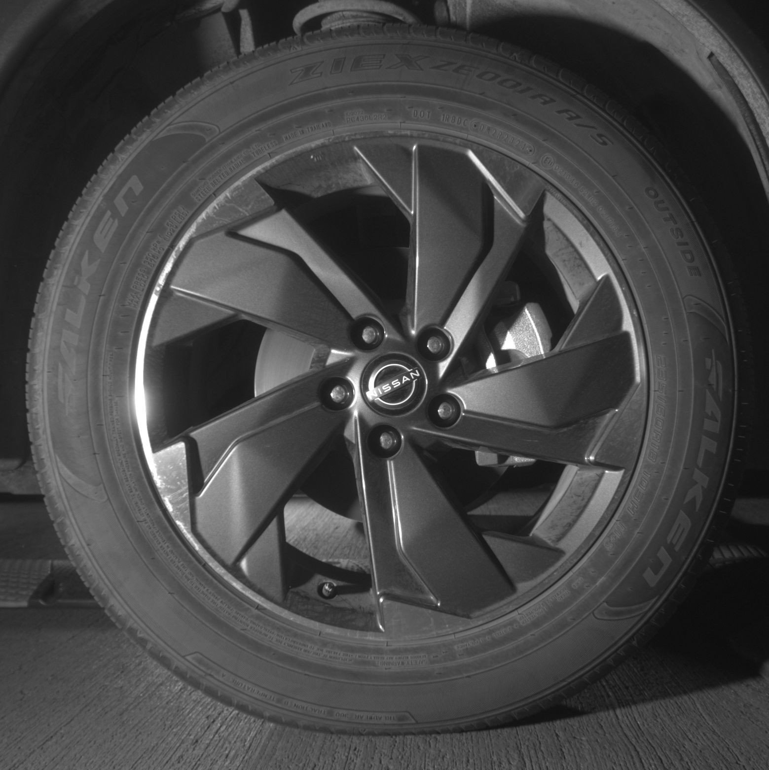 Used 2025 Nissan Rogue SV FWD image 13