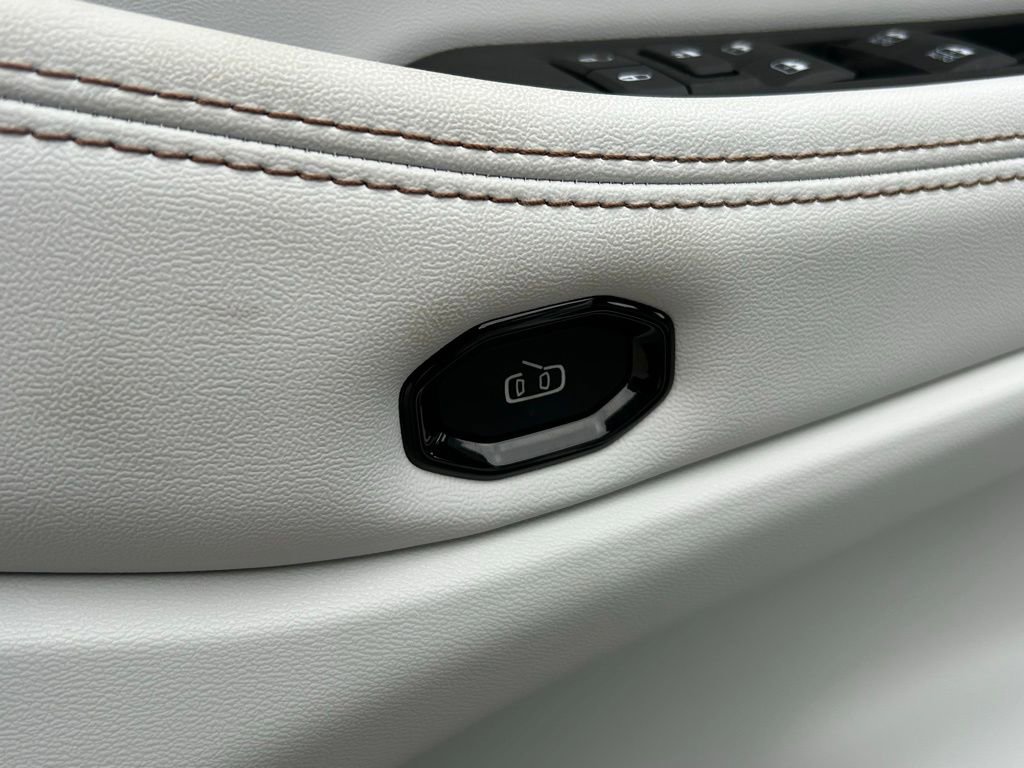 New 2026 Jeep Cherokee Limited image 25