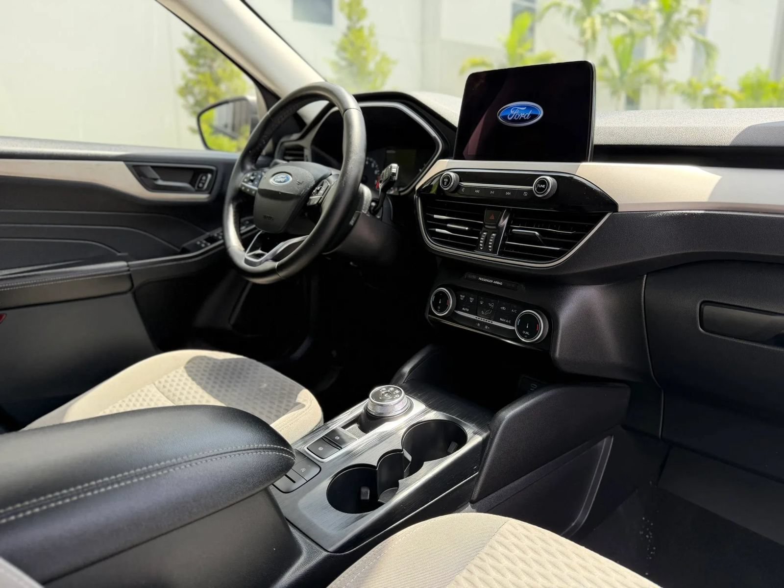 Used 2022 Ford Escape SE w/ Convenience Package FWD image 15