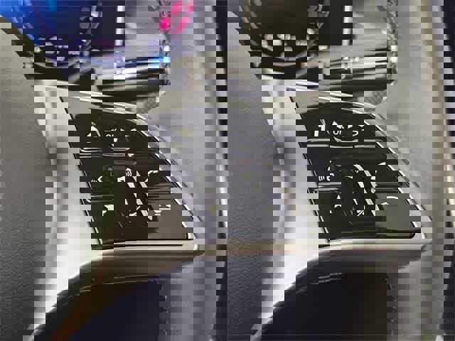 Used 2025 Mercedes-Benz GLC 350e GLC 350e image 26