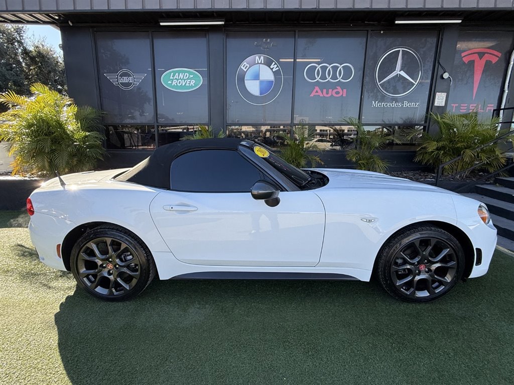 Used 2017 FIAT 124 Spider Abarth image 10