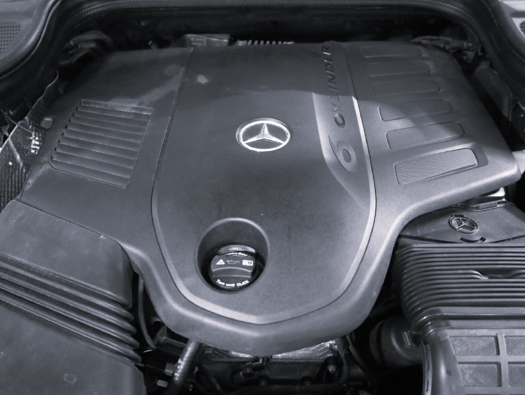 Used 2023 Mercedes-Benz GLS 450 4MATIC w/ AMG Line Exterior image 99
