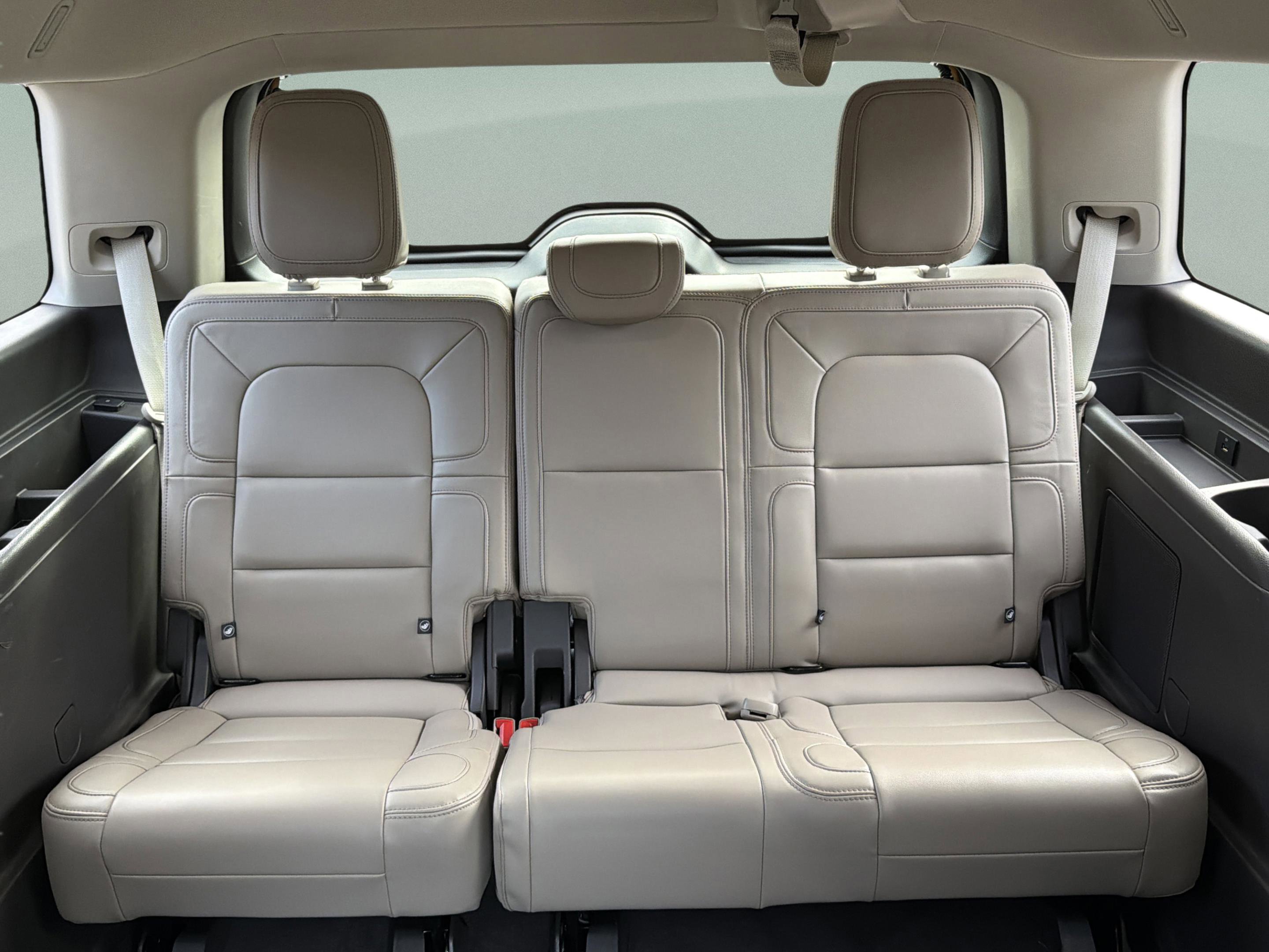 Used 2024 Lincoln Navigator Premiere image 37