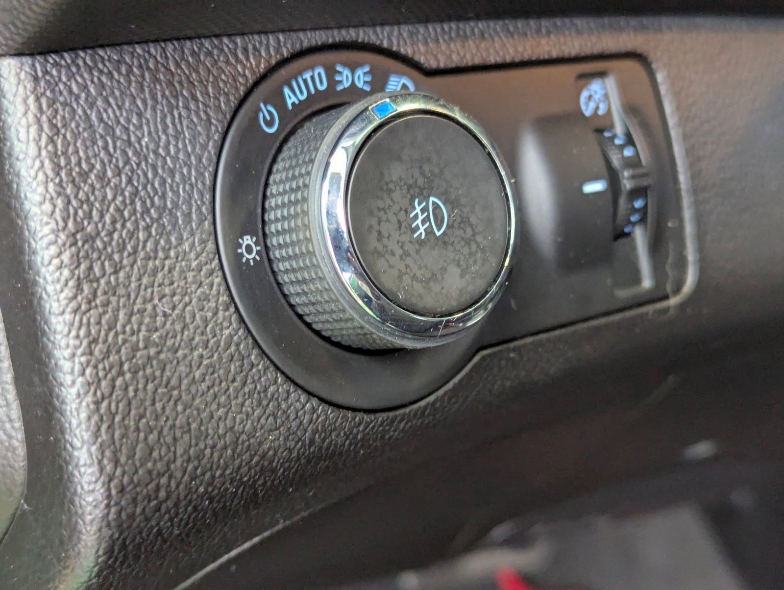 Used 2015 Chevrolet Sonic RS image 17