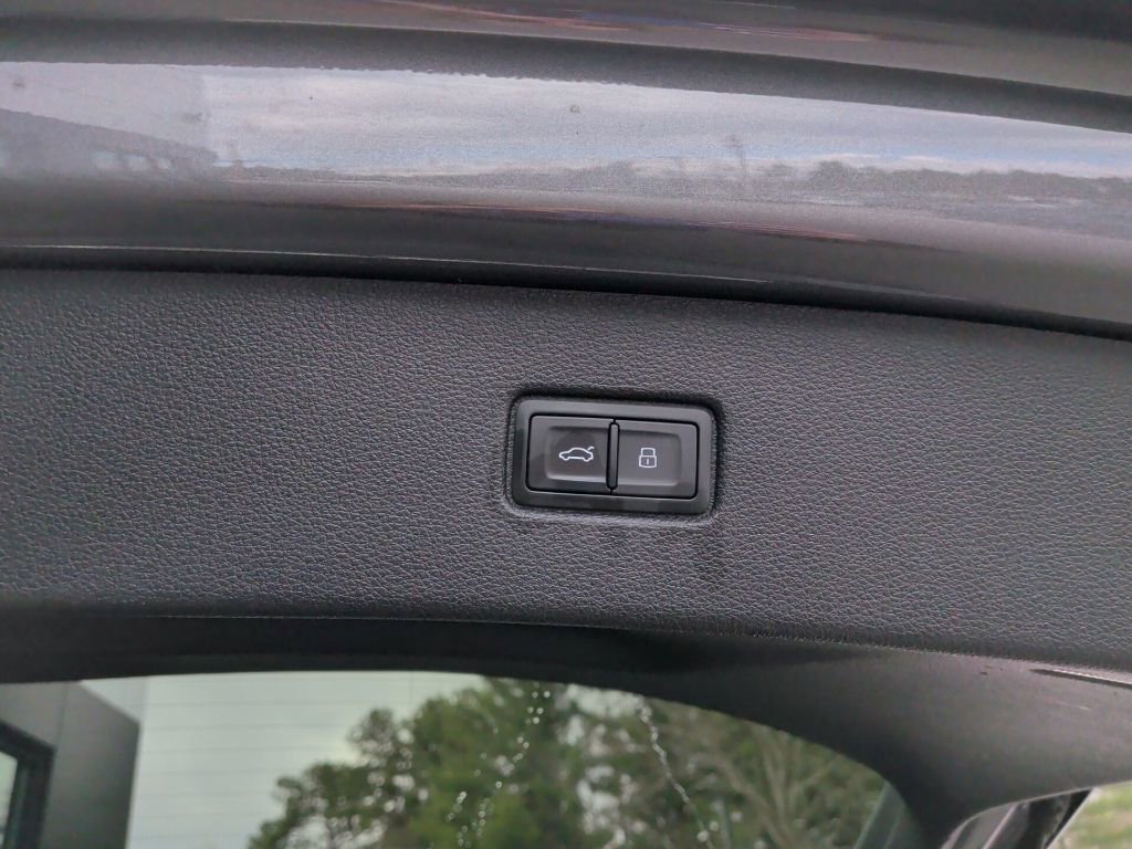 Used 2019 Audi Q7 3.0T Premium Plus w/ Premium Plus Package AWD/4WD image 10