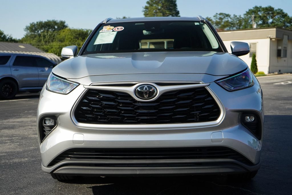 Used 2022 Toyota Highlander XLE FWD image 17