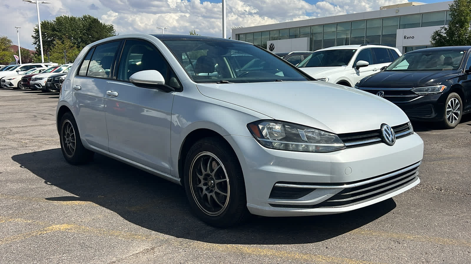 Used 2021 Volkswagen Golf 4-Door FWD image 3