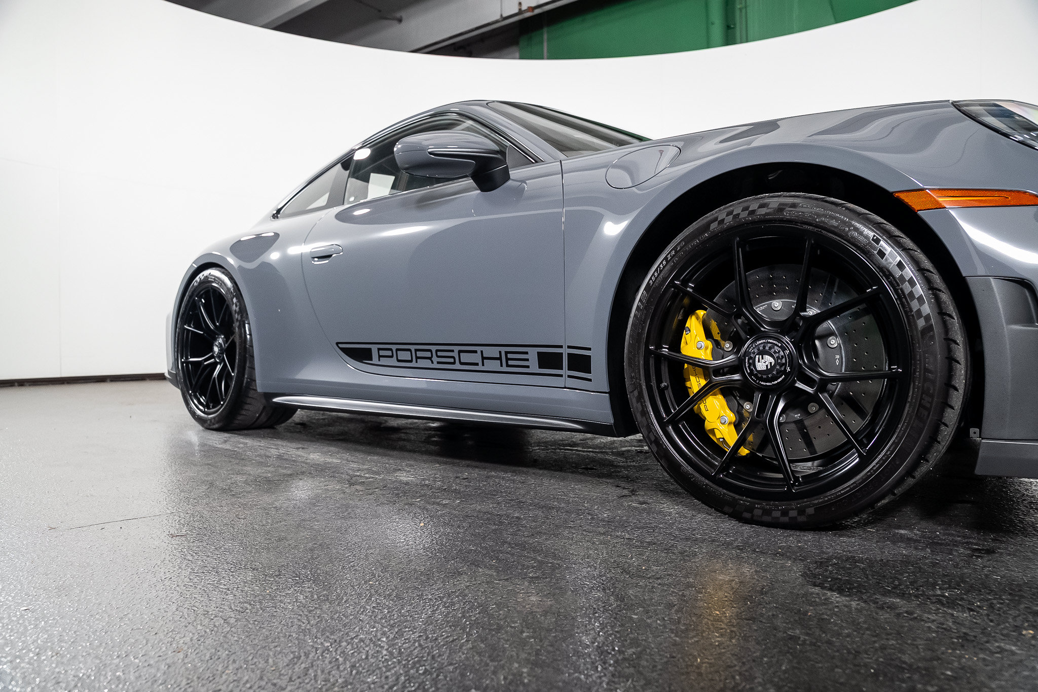 Used 2025 Porsche 911 GT3 RWD image 35