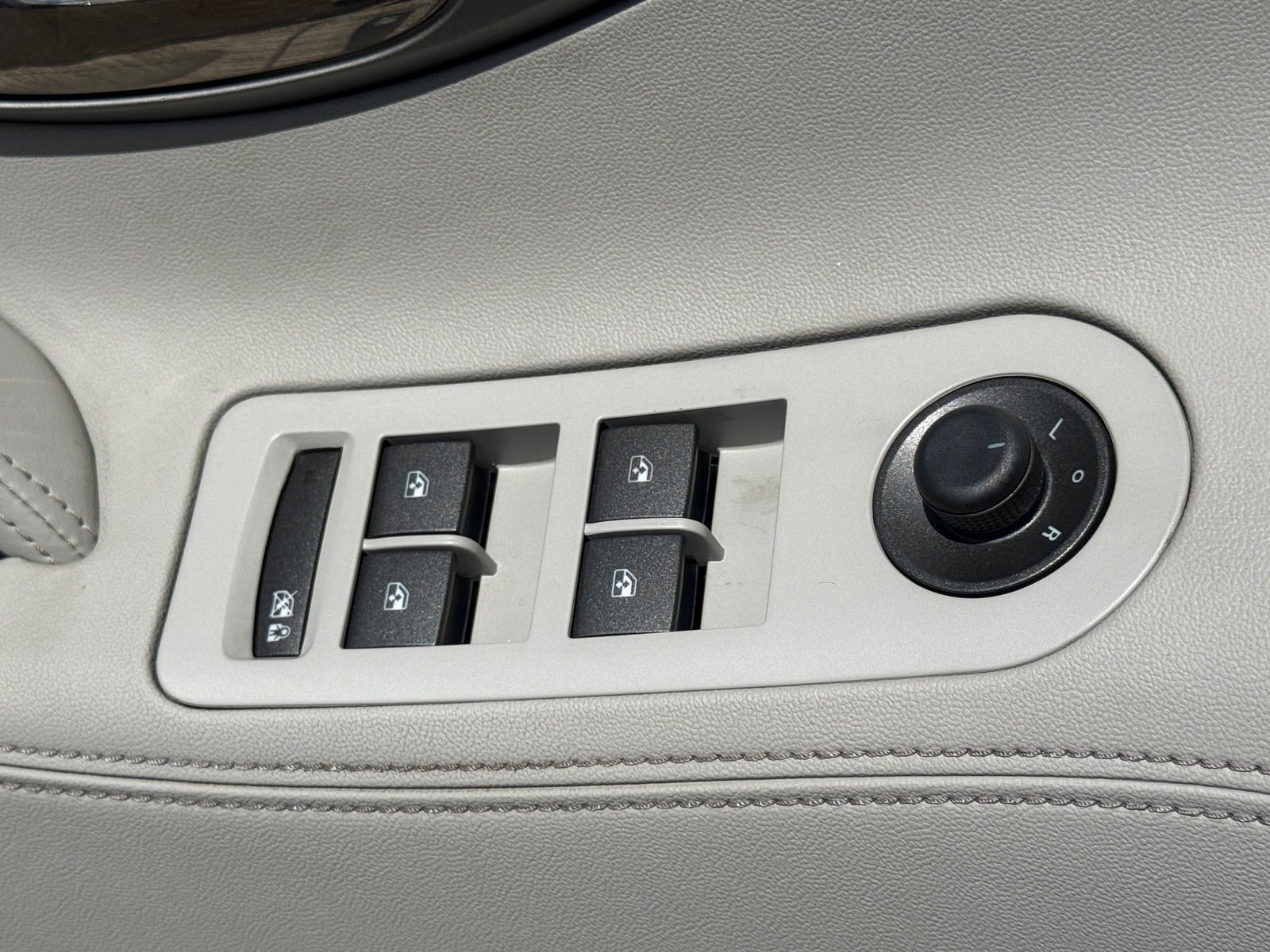 Used 2010 Buick LaCrosse CX FWD image 21