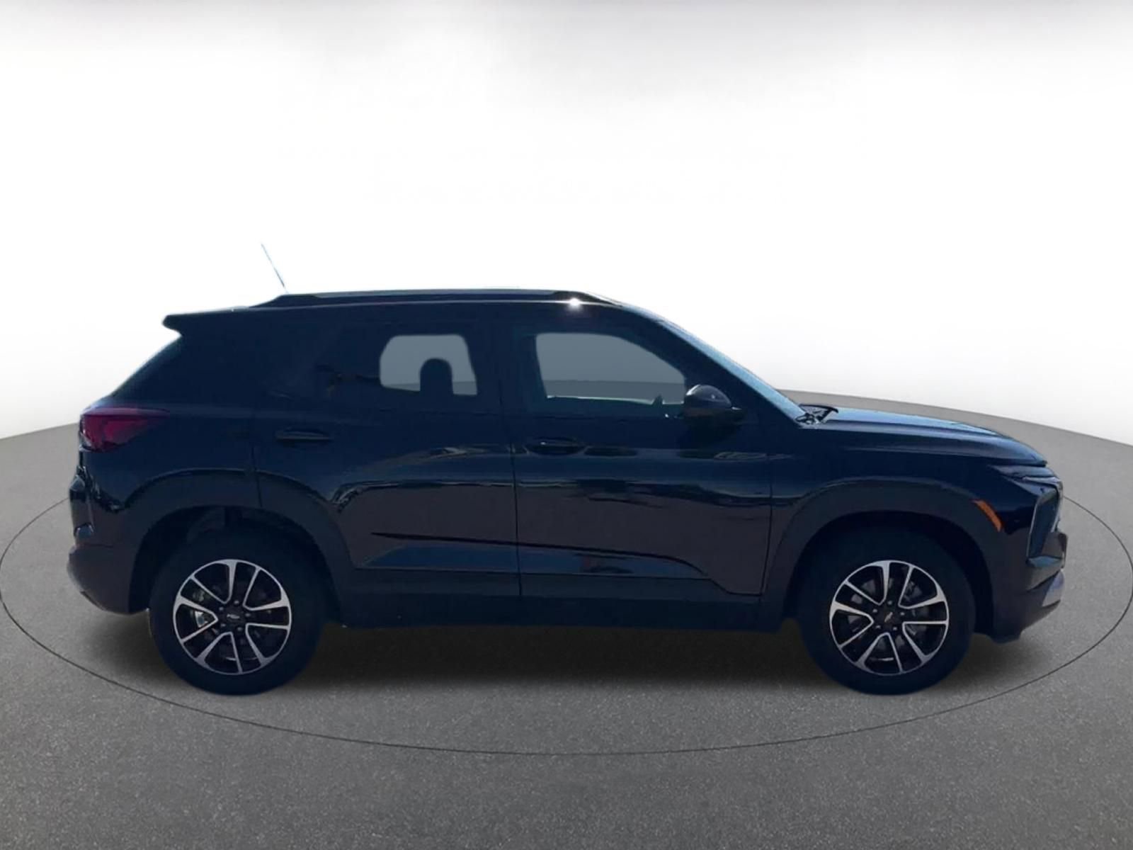 Used 2025 Chevrolet TrailBlazer LT AWD/4WD image 16