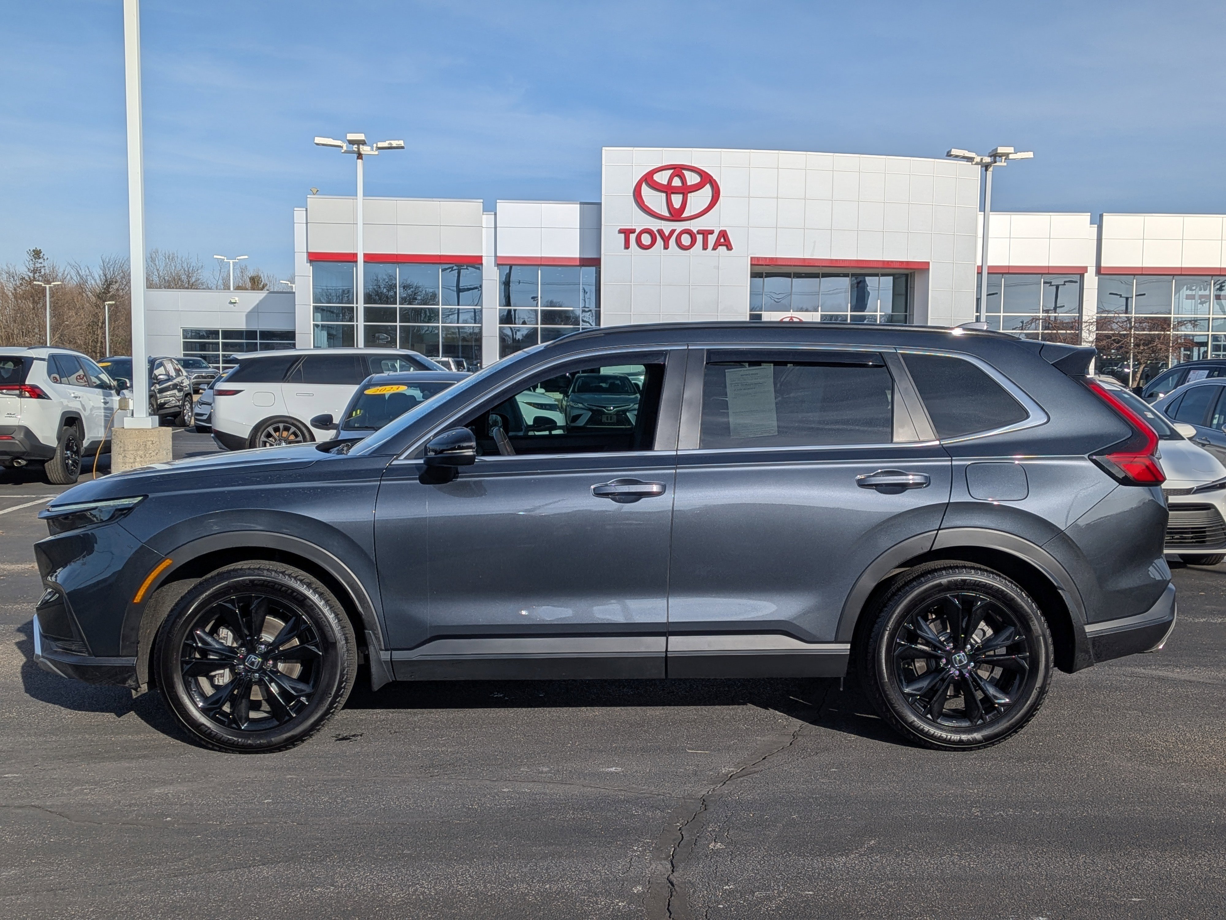 Used 2023 Honda CR-V Sport Touring image 5