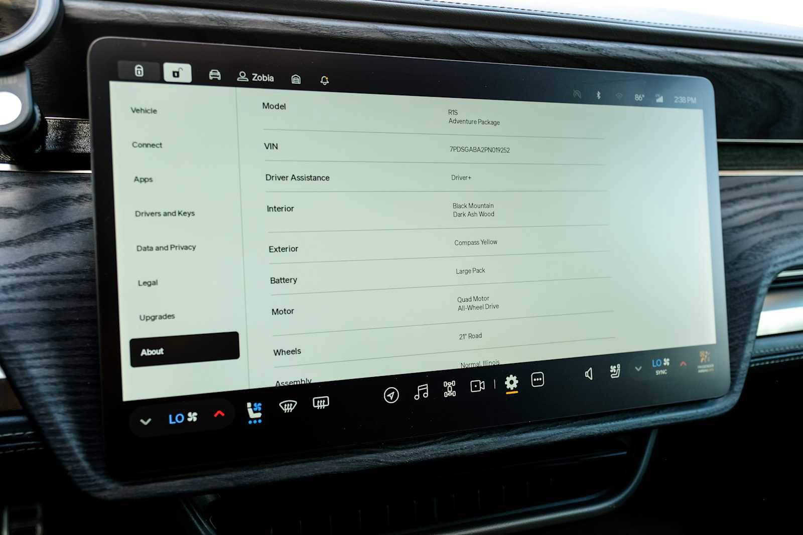 Used 2023 Rivian R1S Adventure image 30