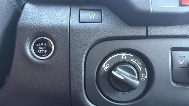Used 2025 Nissan Frontier PRO-4X image 21