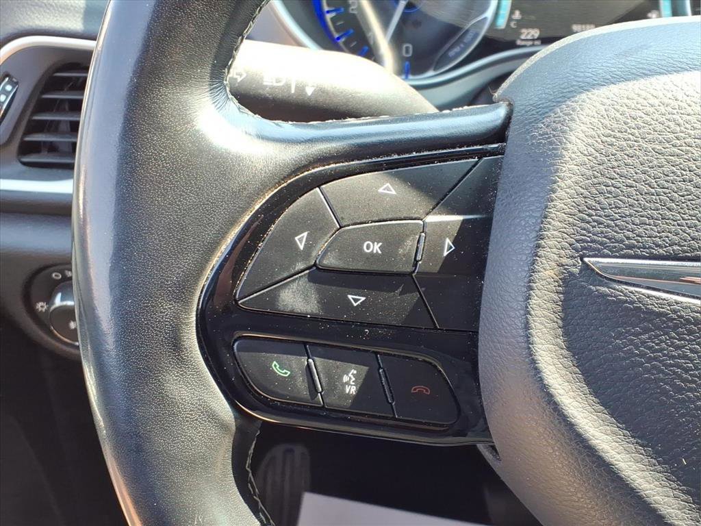 Used 2020 Chrysler Pacifica Touring-L Plus FWD image 28