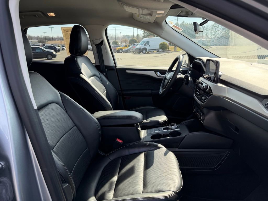 Used 2022 Ford Escape SEL image 31