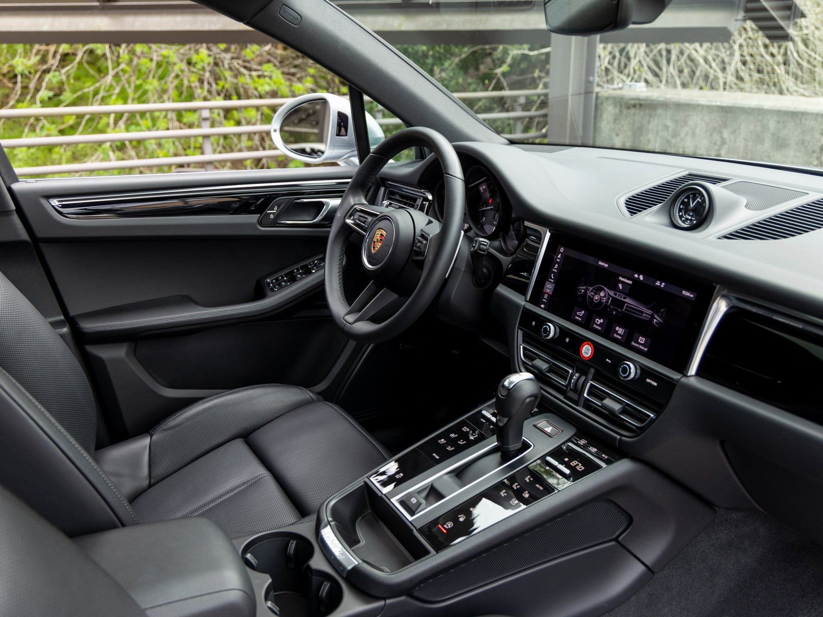 Certified 2025 Porsche Macan image 52