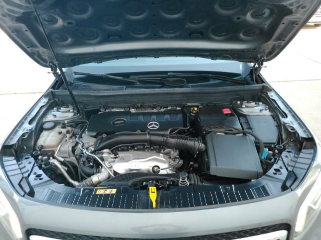 Used 2020 Mercedes-Benz GLB 250 w/ Premium Package image 53