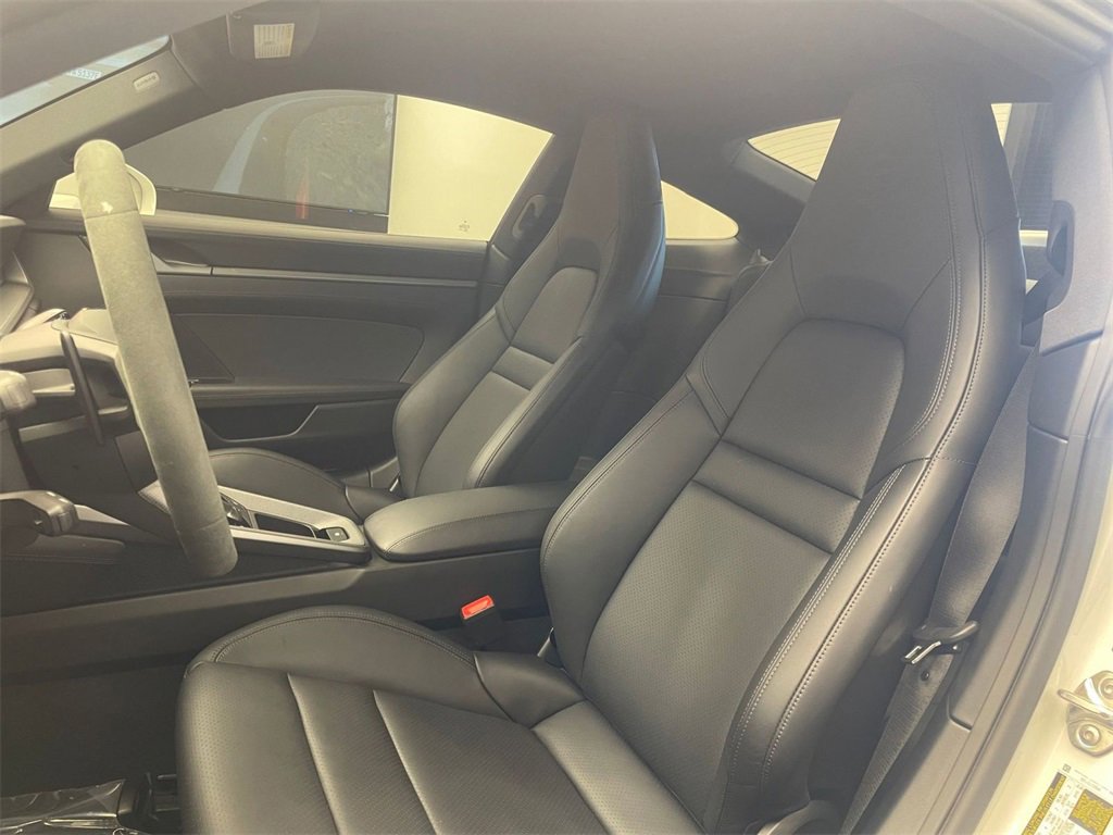 Certified 2025 Porsche 911 Carrera image 5