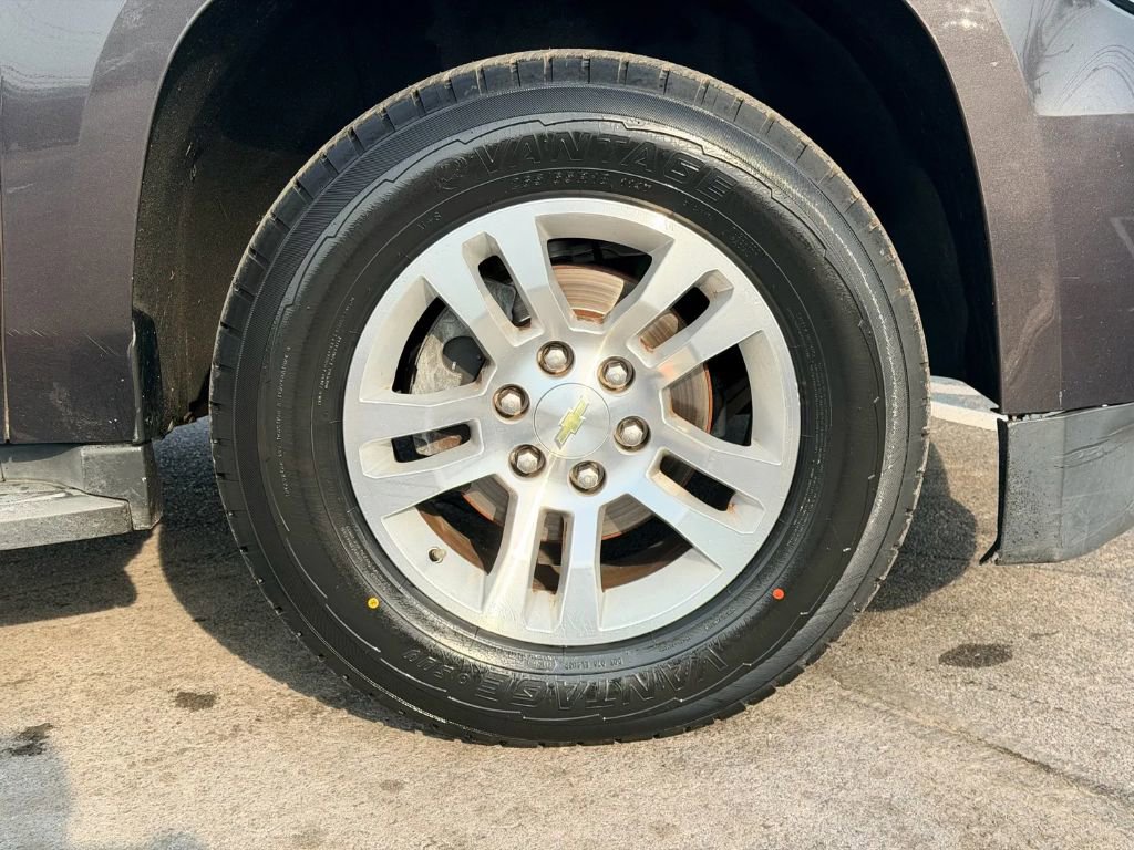 Used 2015 Chevrolet Suburban LT image 22