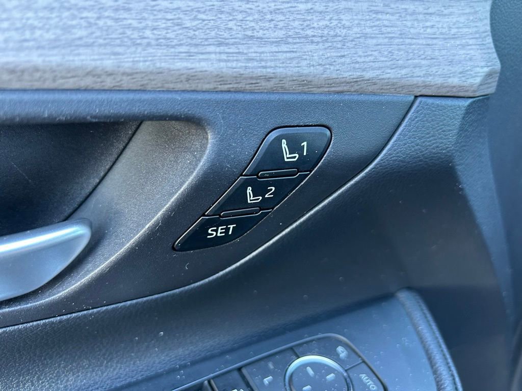 Used 2024 Toyota Grand Highlander Limited image 19