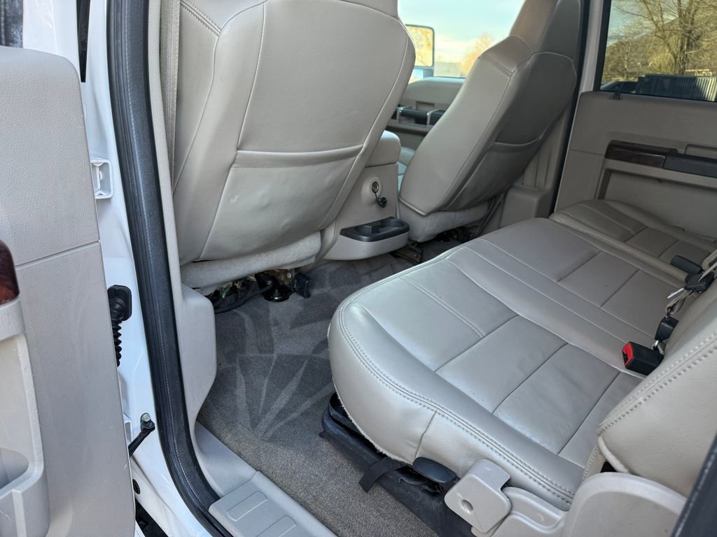 Used 2010 Ford F250 Lariat image 29