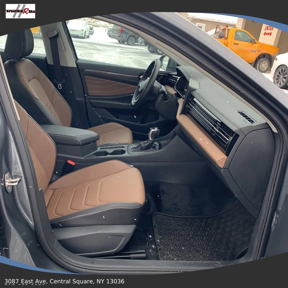 Used 2025 Volkswagen Jetta SEL image 11