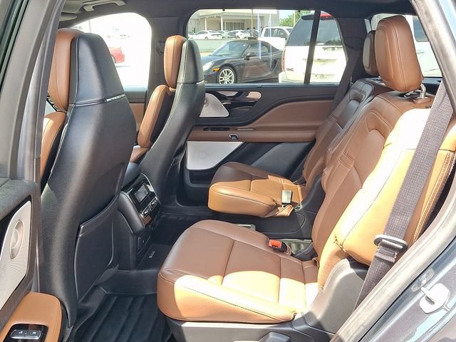 Used 2023 Lincoln Aviator Reserve w/ Equipment Group 201A AWD/4WD image 8